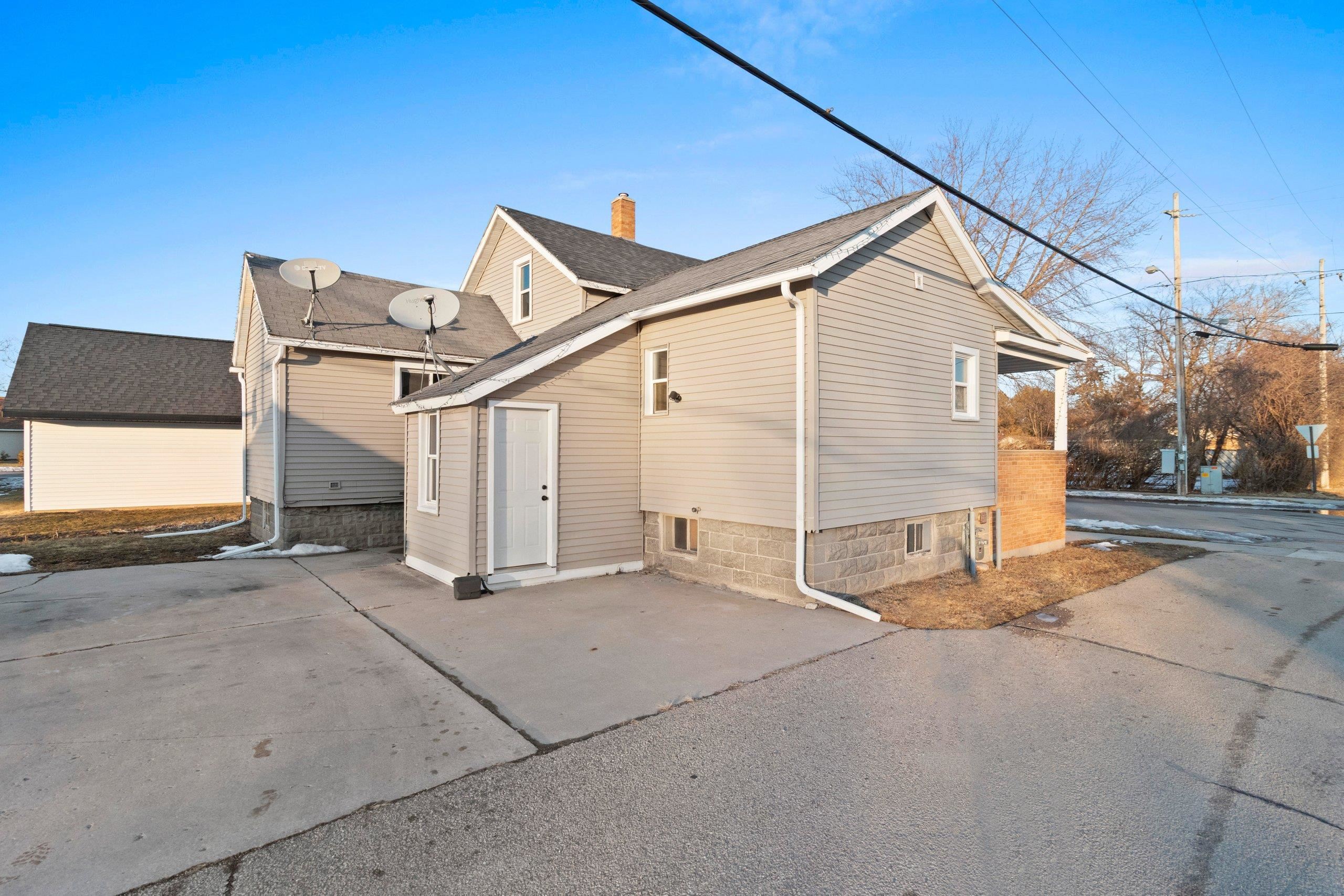 1419 Fox Street Oshkosh, WI 54902 - Photo 34 of 44