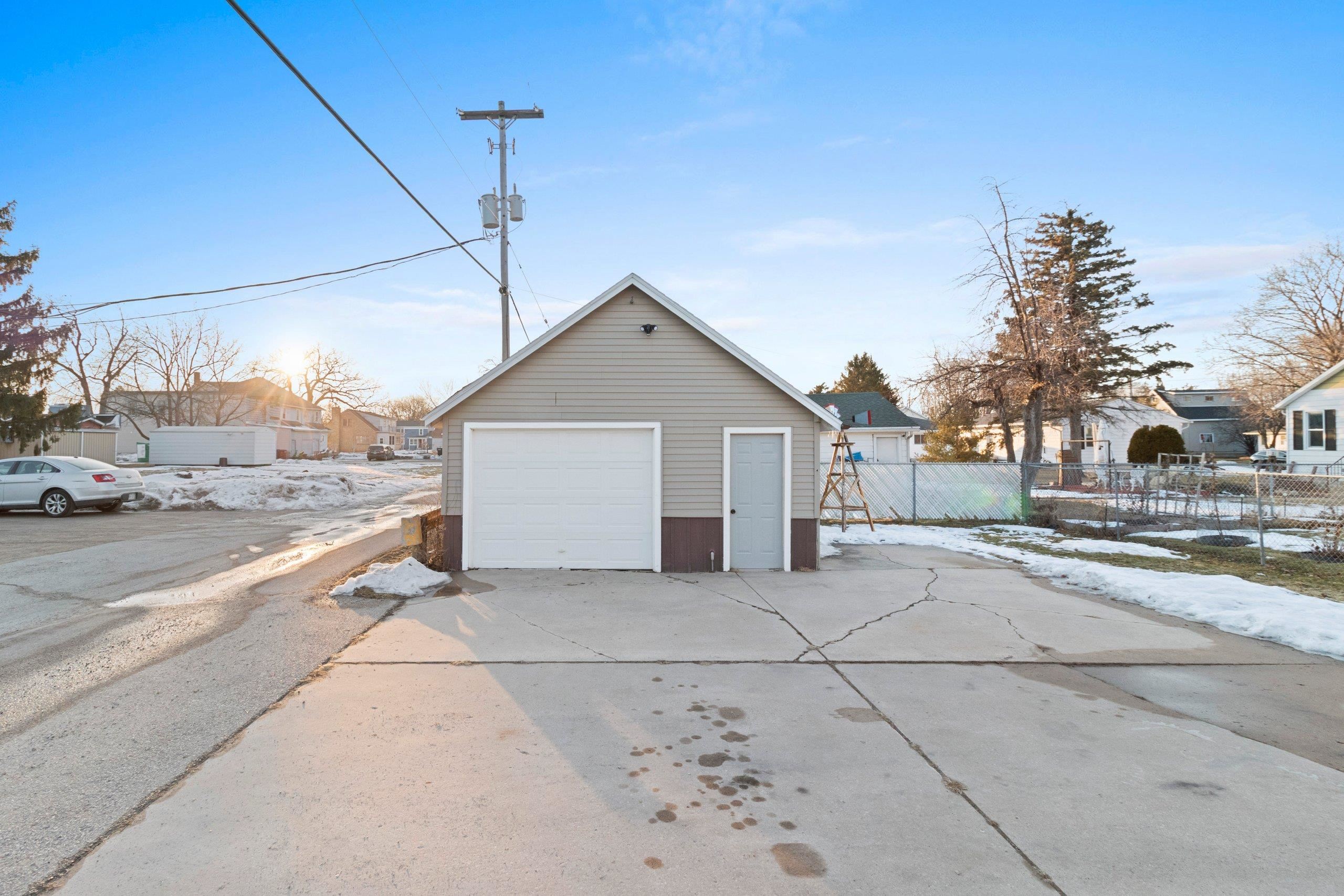 1419 Fox Street Oshkosh, WI 54902 - Photo 35 of 44