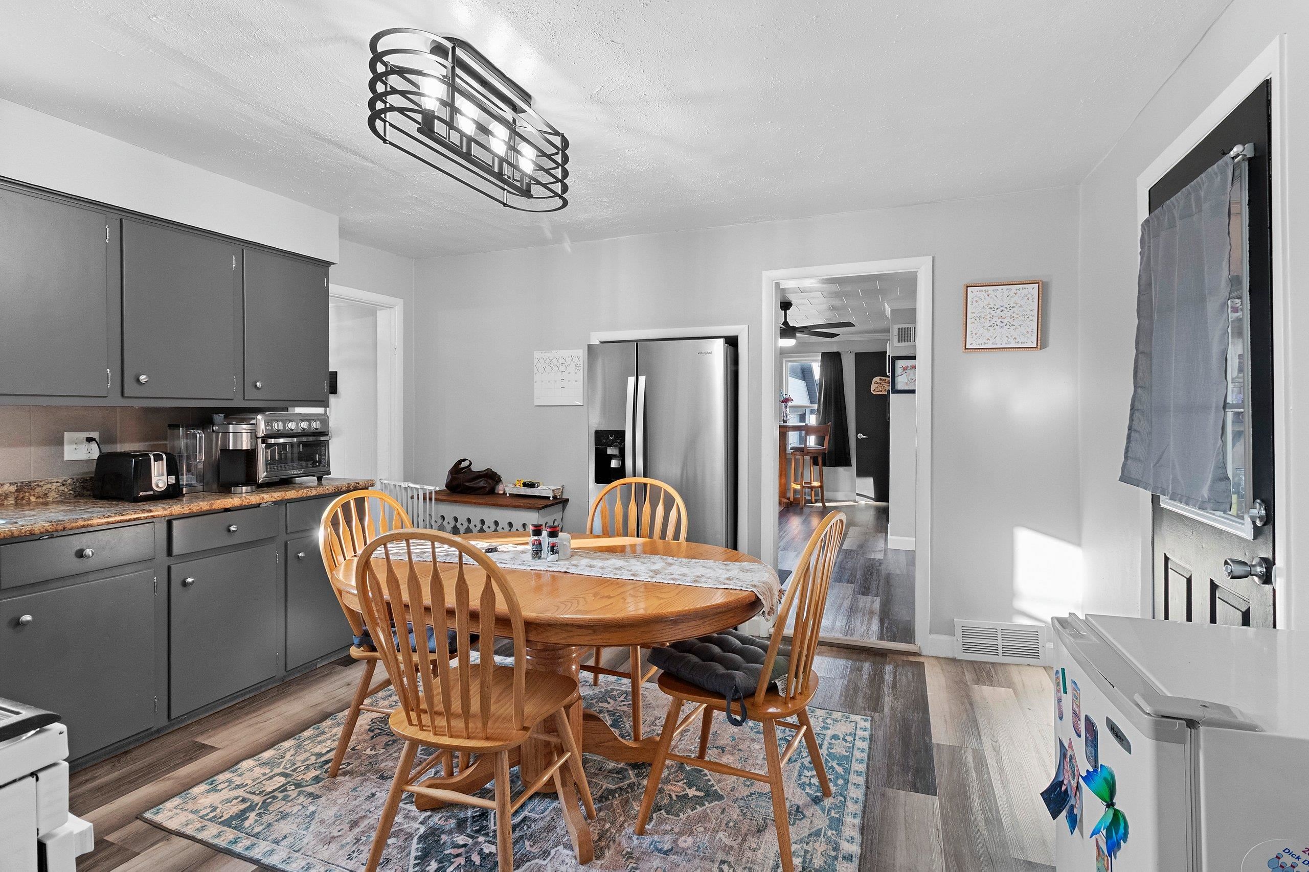 1419 Fox Street Oshkosh, WI 54902 - Photo 6 of 44