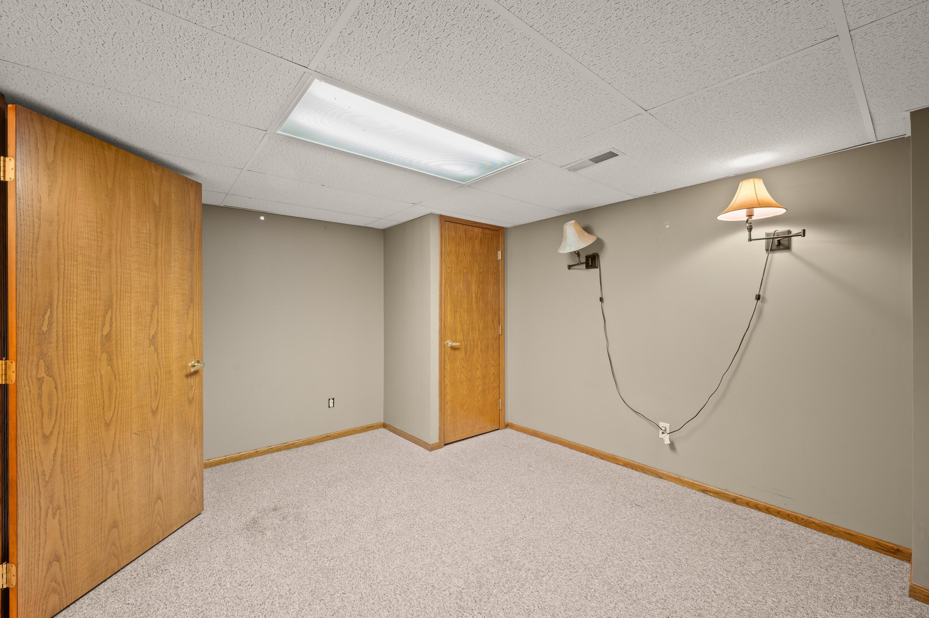 765 Oakridge Road St. Joseph, MI 49085 - Photo 34 of 50 36DSC_4292