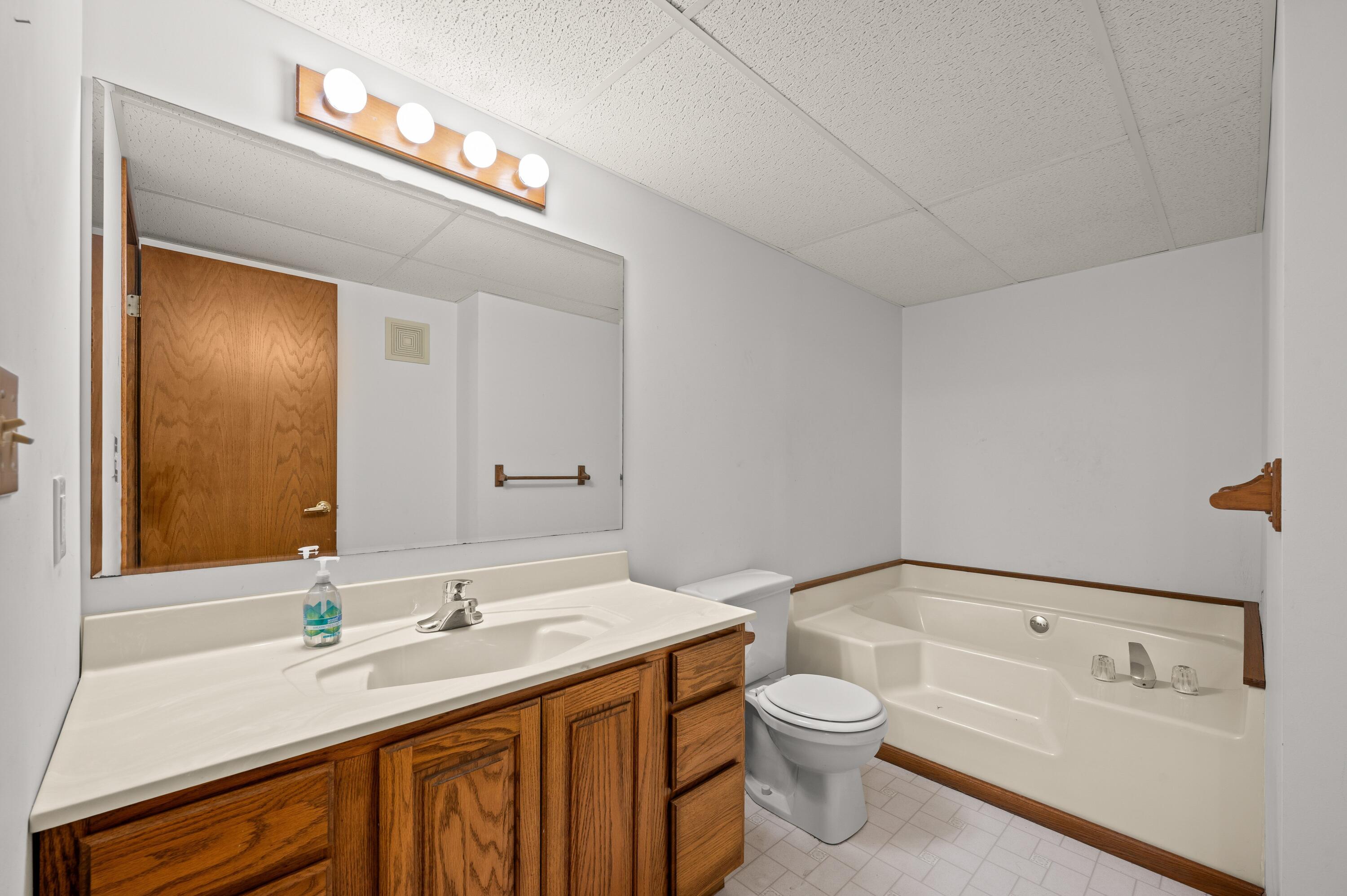 765 Oakridge Road St. Joseph, MI 49085 - Photo 35 of 50 37DSC_4319