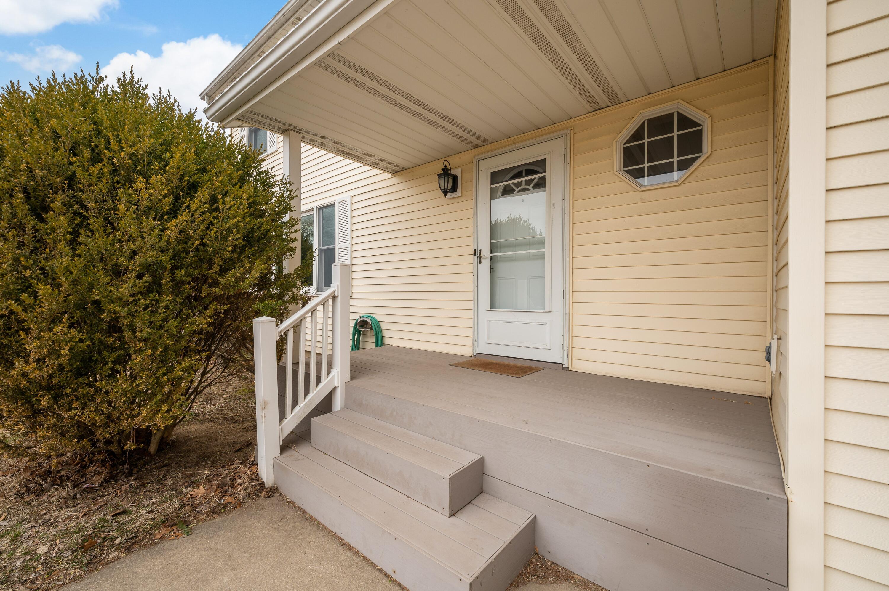 765 Oakridge Road St. Joseph, MI 49085 - Photo 4 of 50 04DSC_4389