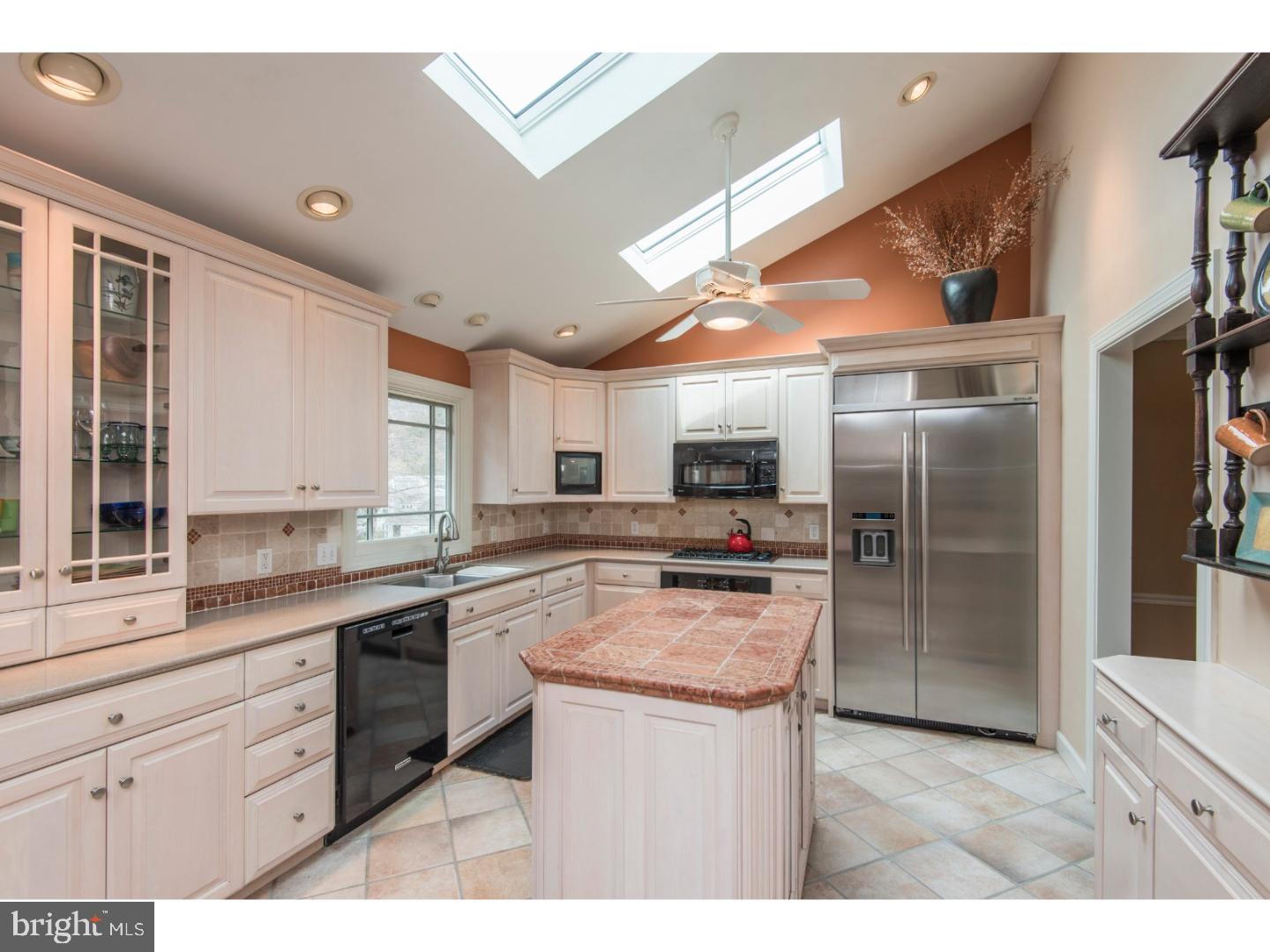 4 Winding Way Wayne, PA 19087 - Photo 13 of 25 Kitchen