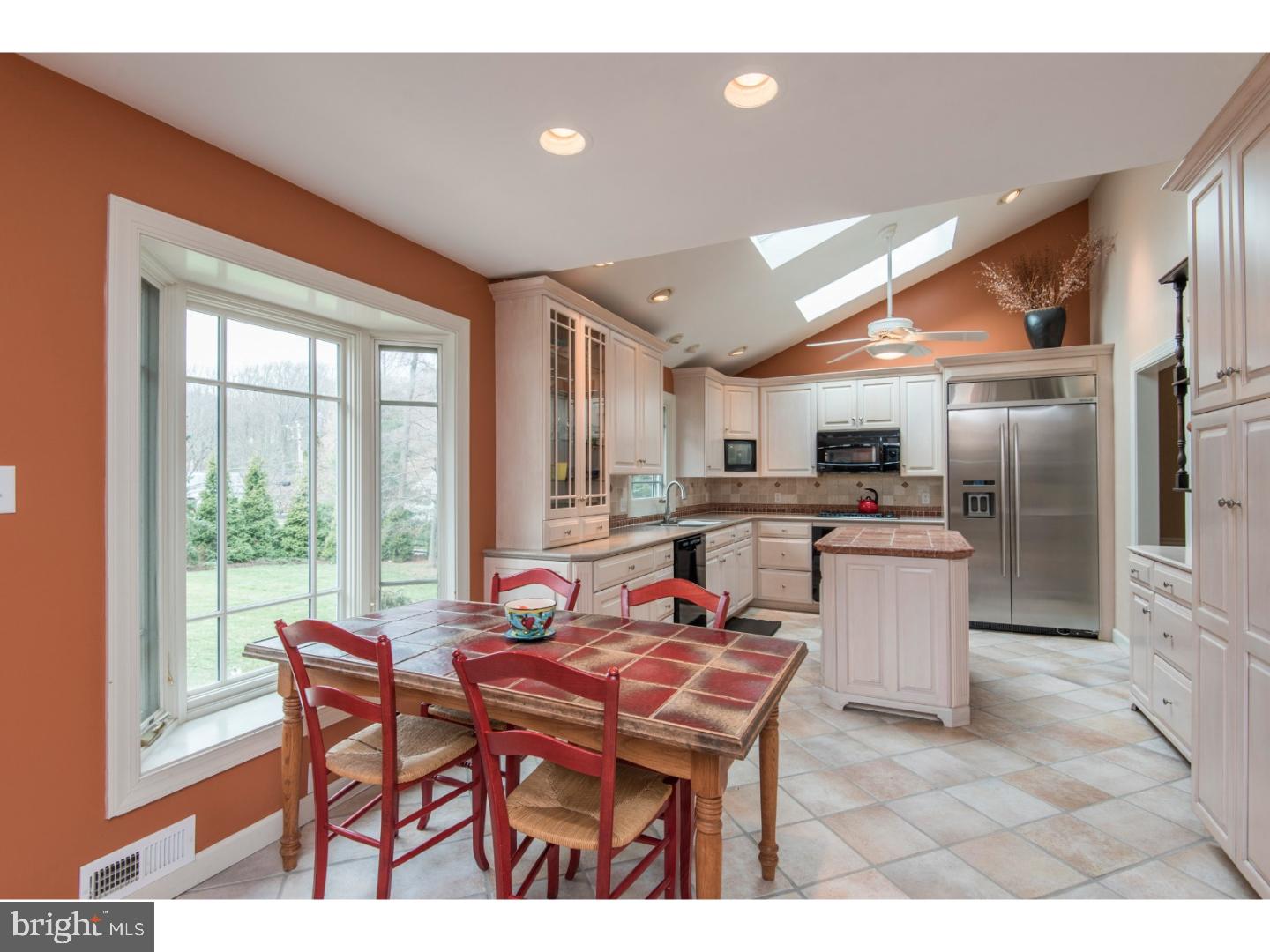 4 Winding Way Wayne, PA 19087 - Photo 14 of 25 Kitchen