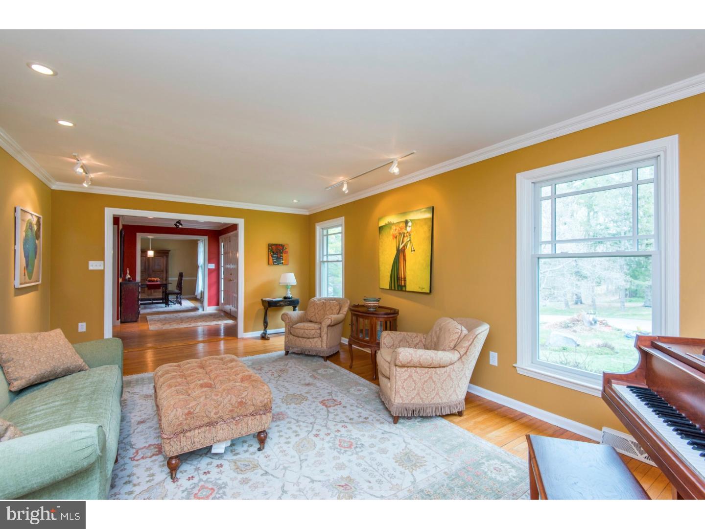 4 Winding Way Wayne, PA 19087 - Photo 9 of 25 Living Room
