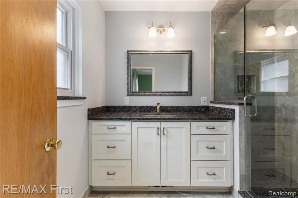 754 Shelden Road Grosse Pointe Shores, MI 48236 - Photo 25 of 44