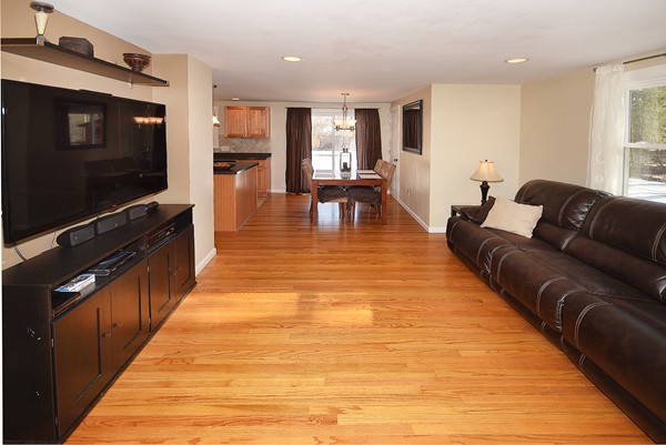 375 Grand Valley Road Springfield, MA 01128 - Photo 4 of 21