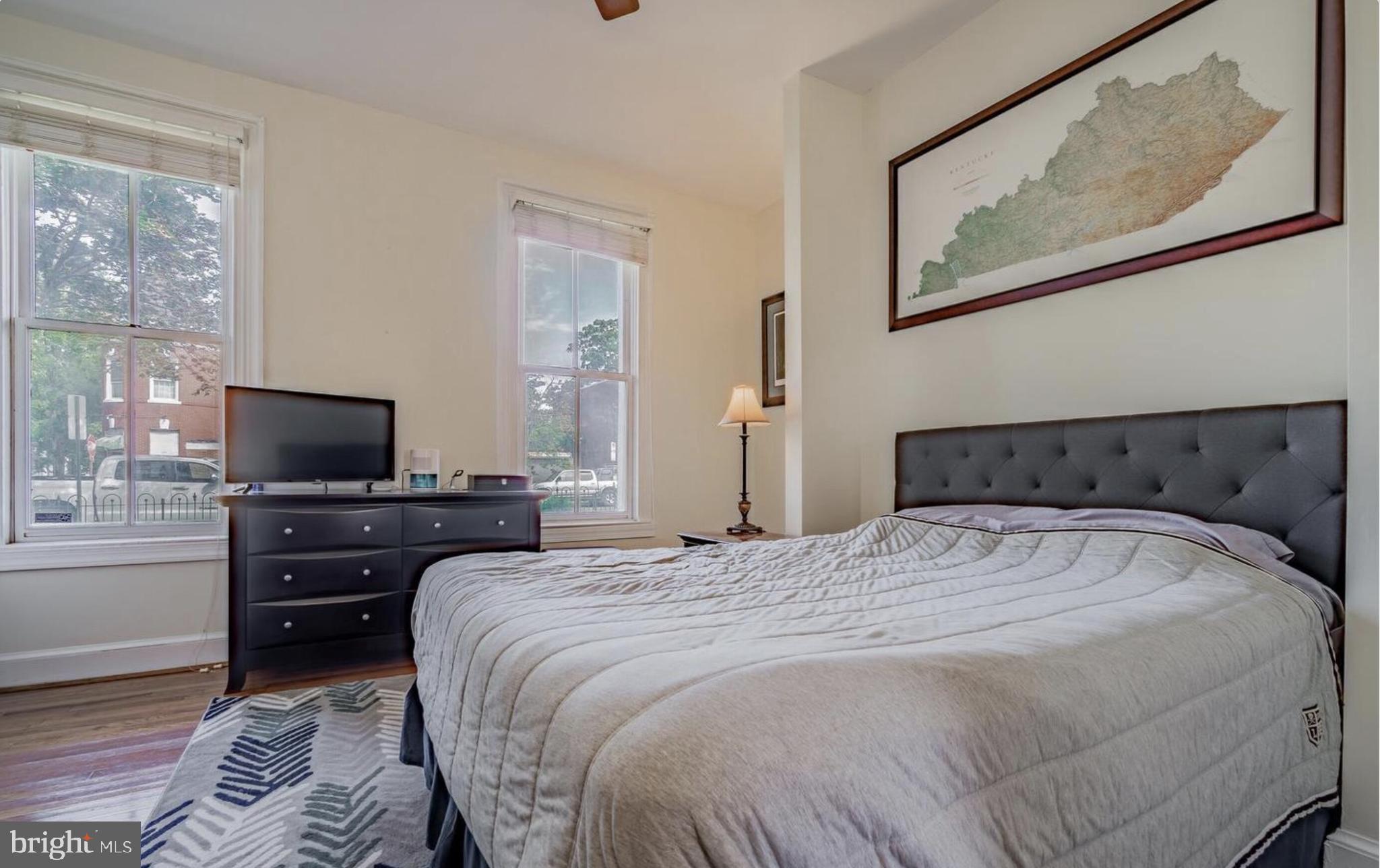 1133 D Street Northeast Washington, DC 20002 - Photo 4 of 22