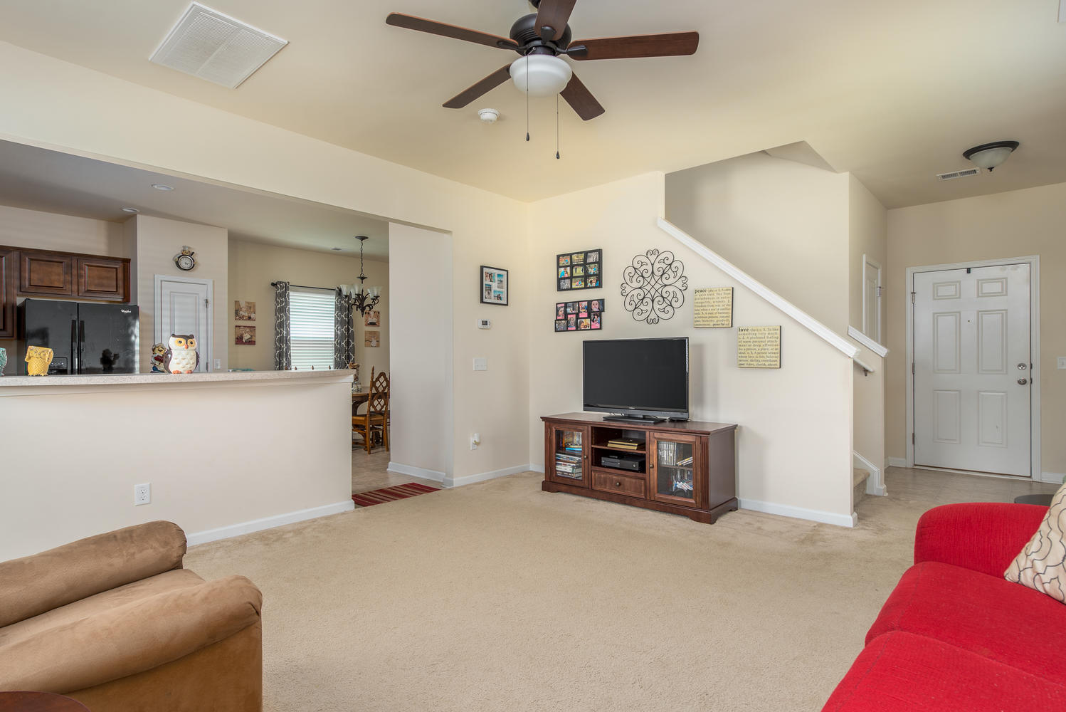 164 Brookhaven Road Summerville, SC 29486 - Photo 2 of 13 Great Room facing Front Door