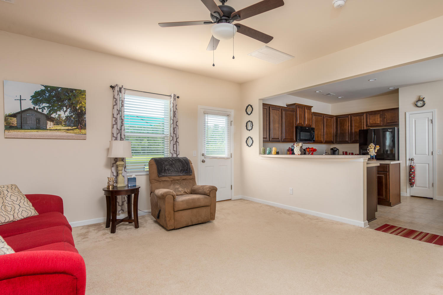 164 Brookhaven Road Summerville, SC 29486 - Photo 3 of 13 Great Room looking into the eat in kitch