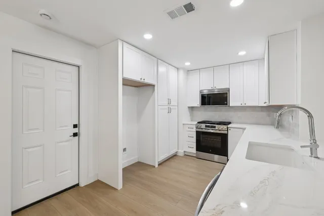 $599,900 | 8214 Kearsarge Drive, Austin, TX 78745