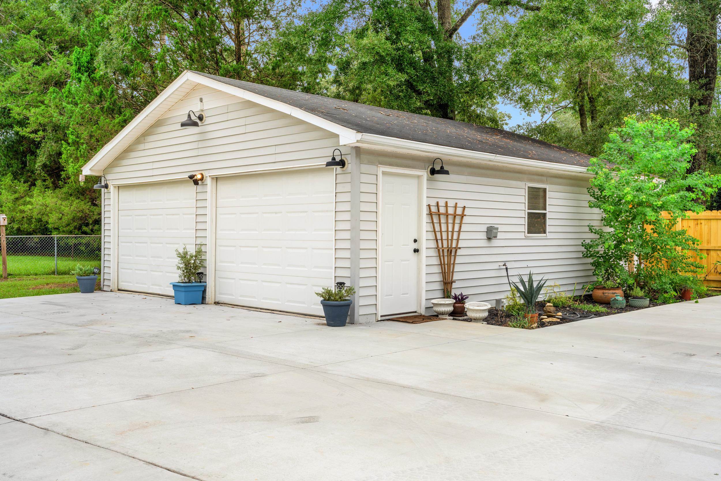 208 Bethea Street Latta, SC 29565 - Photo 27 of 36 View of detached garage