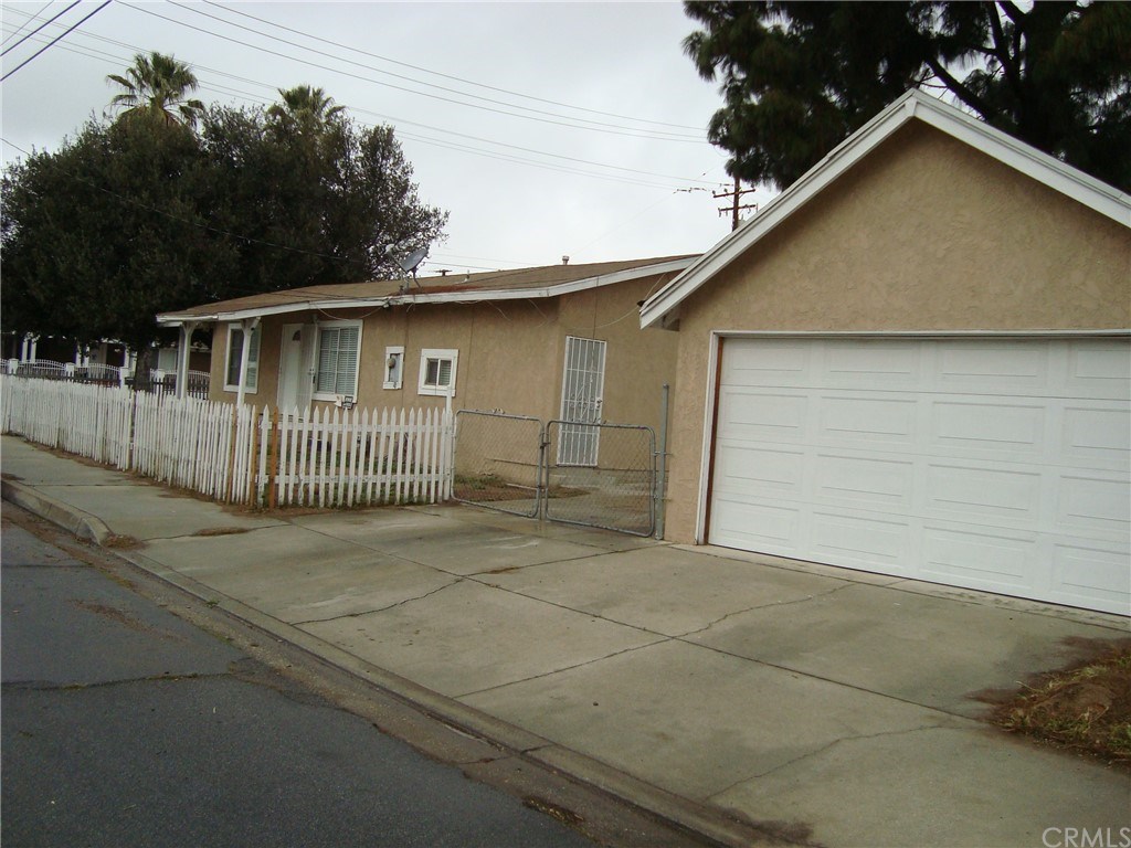 101 North Date Avenue Rialto, CA 92376 - Photo 1 of 1 Gallery Image 1