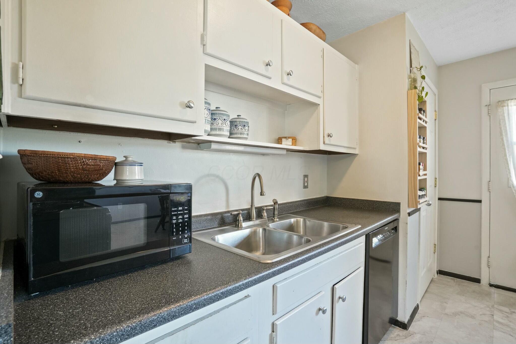 3510 Dempsey Road Westerville, OH 43081 - Photo 11 of 39 Kitchen