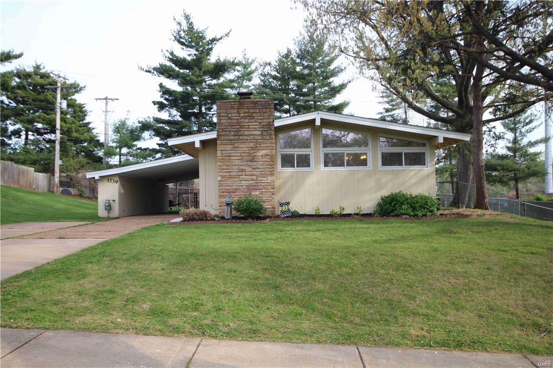 1739 Ridgewood Drive St. Louis, MO 63126 - Photo 1 of 26 Gallery Image 1