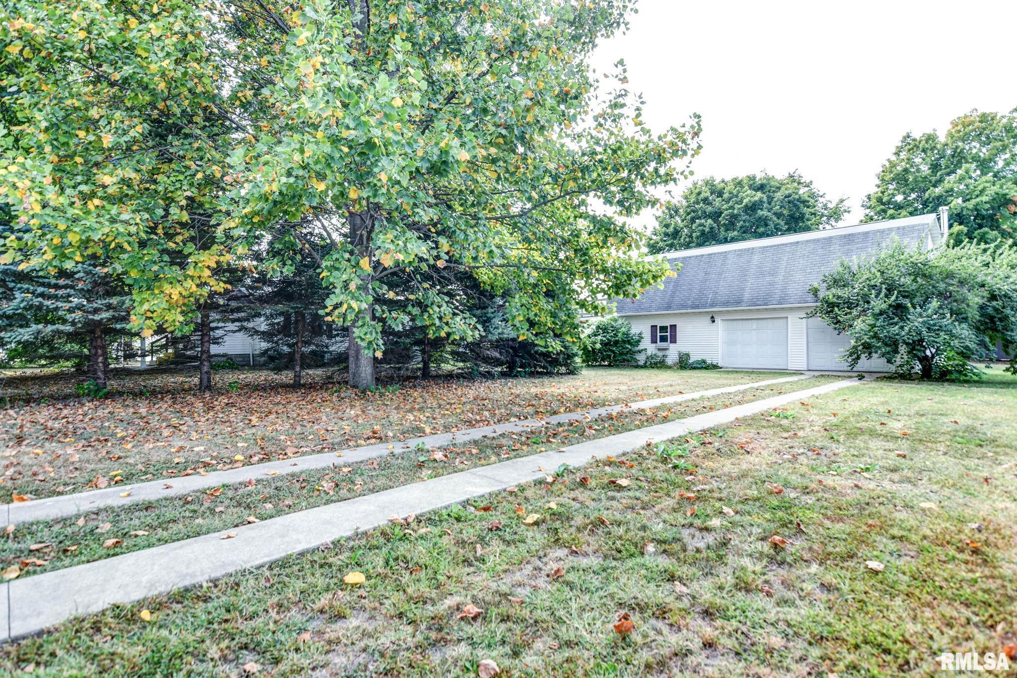 507 North Spruce Street Nokomis, IL 62075 - Photo 9 of 78