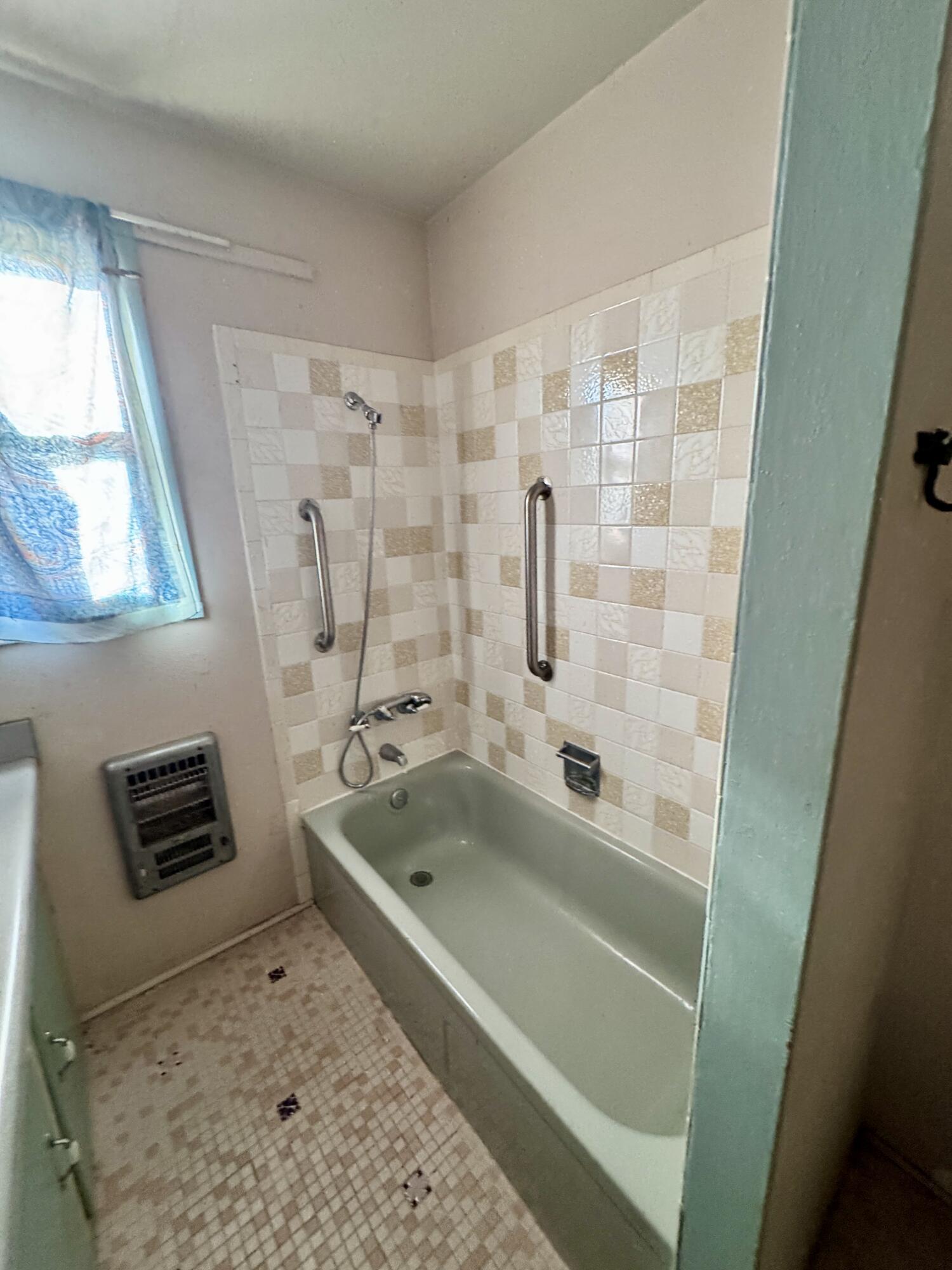 3299 Frying Pan Road Borrego Springs, CA 92004 - Photo 15 of 31 Bath off Guest Bedroom