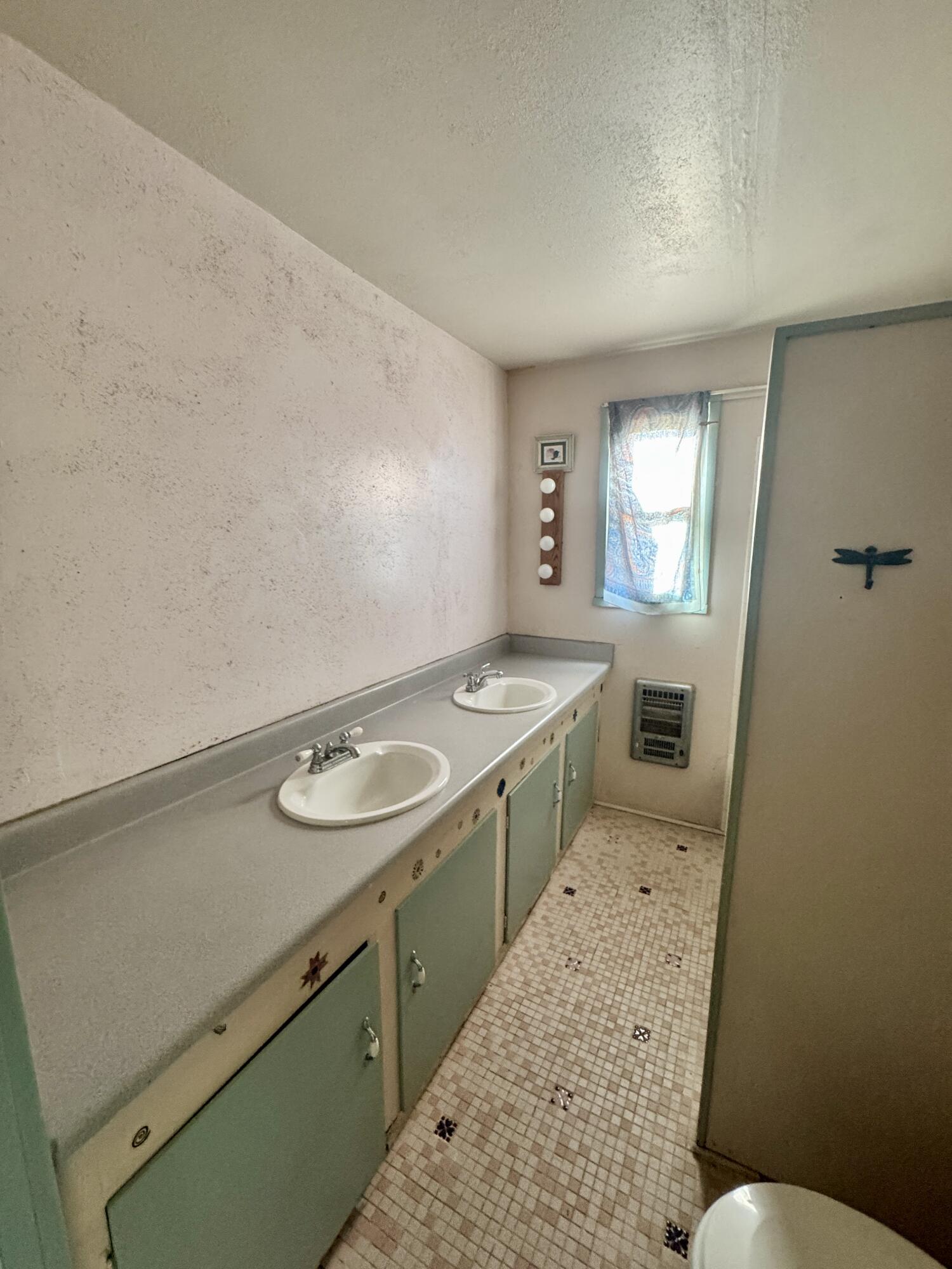 3299 Frying Pan Road Borrego Springs, CA 92004 - Photo 16 of 31 Bath off Guest Bedroom