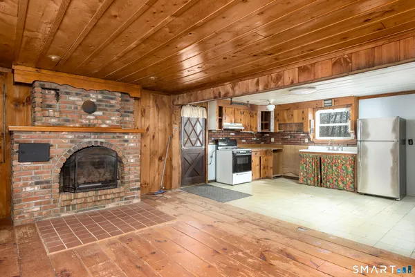 $325,000 | 39 Papermill Road, Hebron, CT 06231
