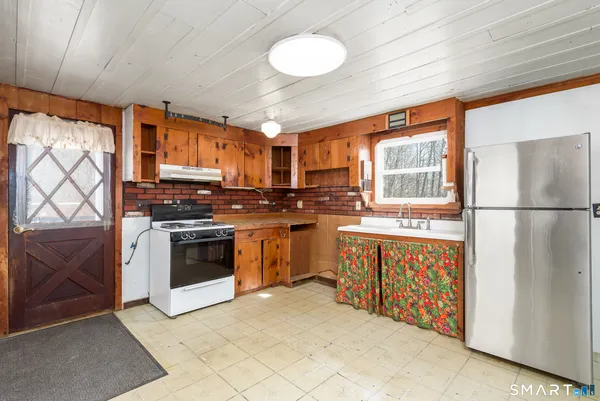 $325,000 | 39 Papermill Road, Hebron, CT 06231