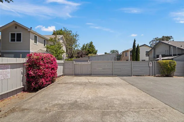 $4,833,000 | 315-327 Grand Boulevard, San Mateo, CA 94401