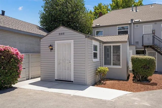 $4,833,000 | 315-327 Grand Boulevard, San Mateo, CA 94401