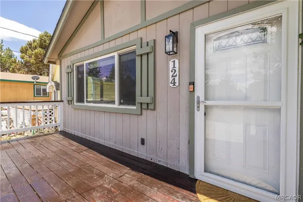 $280,000 | 124 Wabash Avenue, Sugarloaf, CA 92386