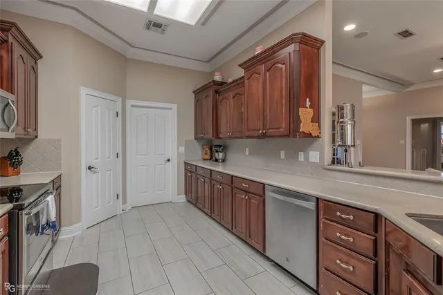 $391,000 | 304 Dogwood S Lane, Haughton, LA 71037