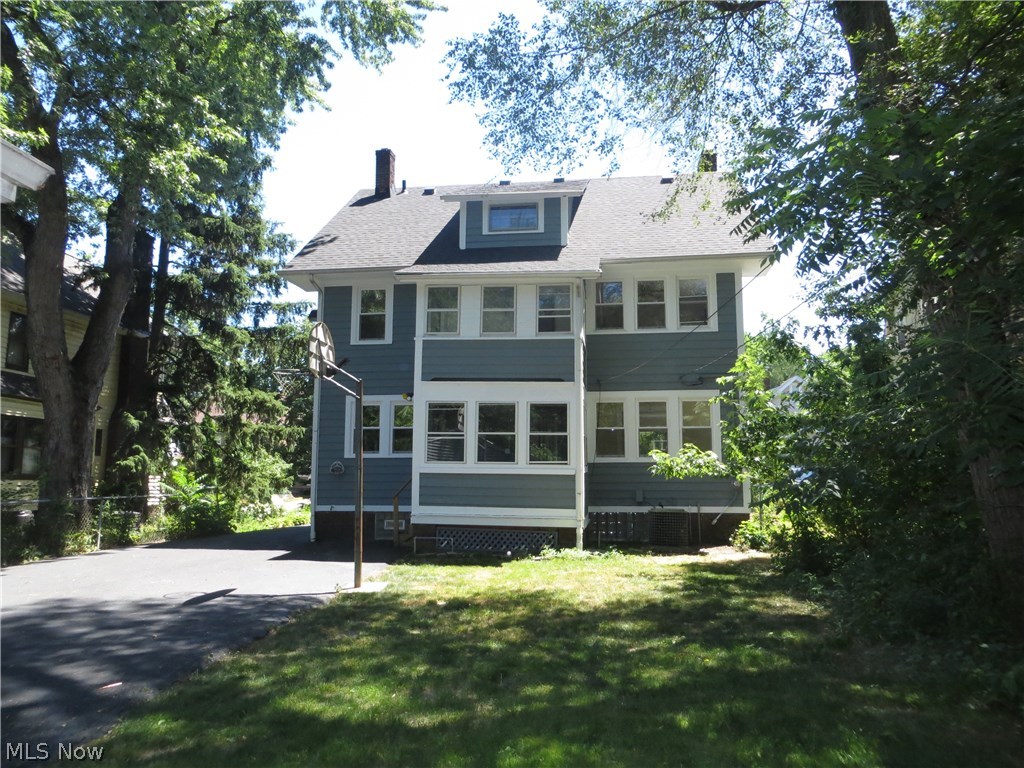 1624 Rydalmount Road Cleveland Heights, OH 44118 - Photo 3 of 33