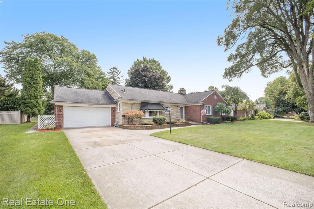 711 Ridgemont Avenue Dearborn, MI 48124 - Photo 4 of 47