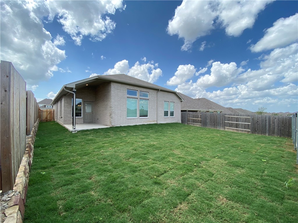 481 Leadtree Loop Buda, TX 78610 - Photo 20 of 26