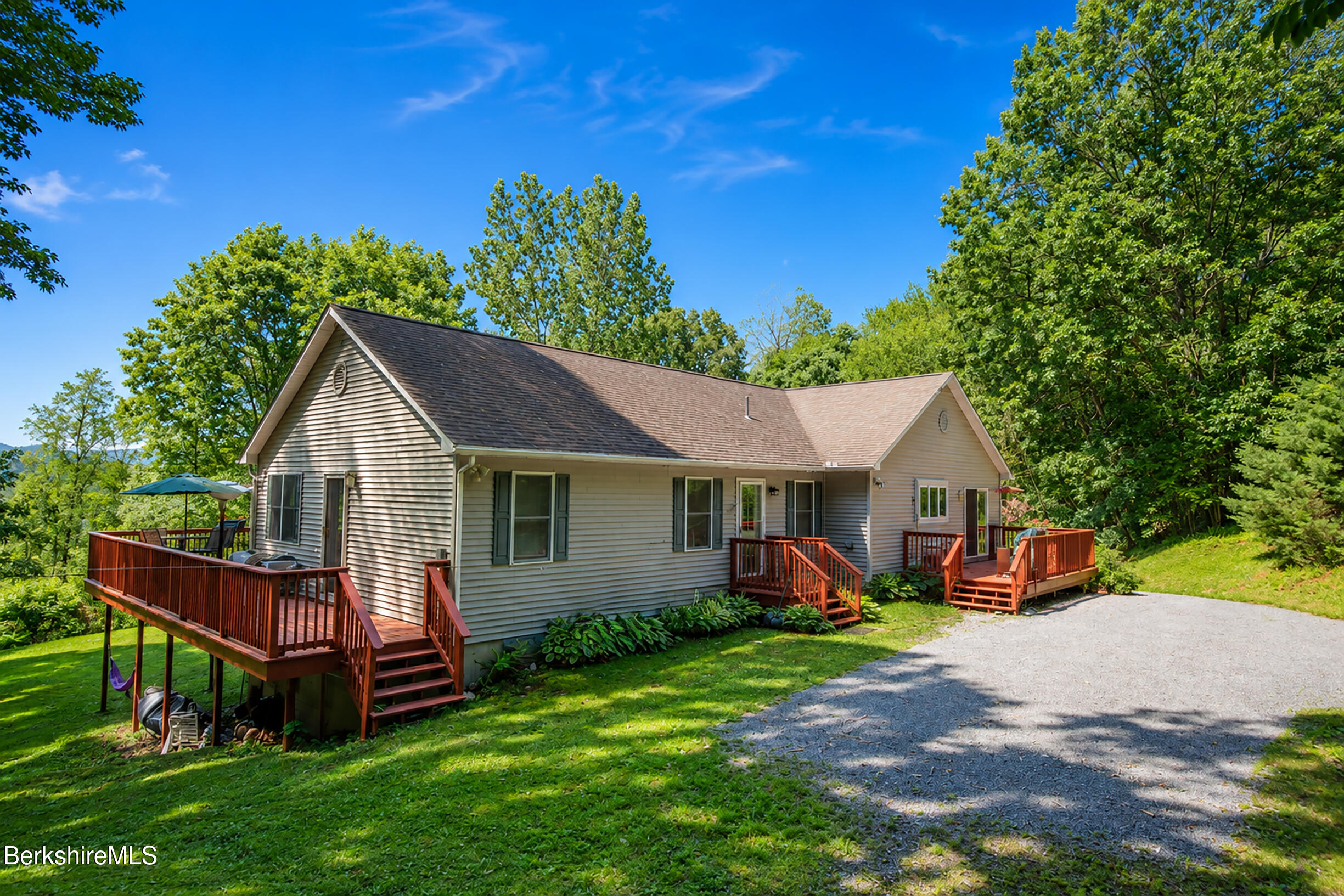 120 North Hoosac Road Williamstown, MA 01267 - Photo 32 of 47 vincentcarusophotography_120NHoosac_2026