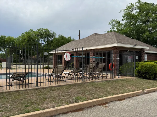 $1,740 | 1800 Twisted Oak Drive, Leander, TX 78641
