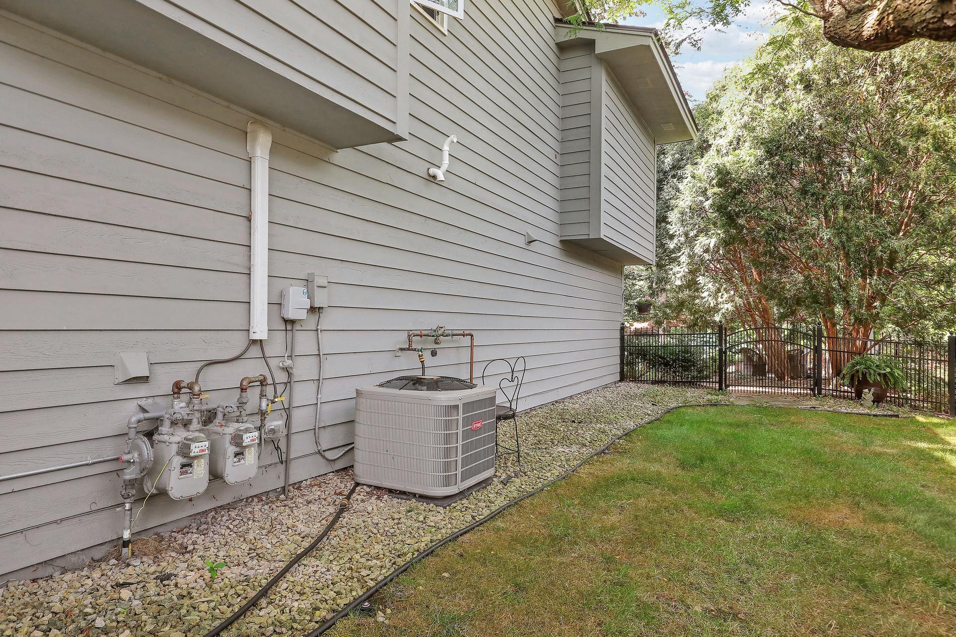 9702 Utica Road Bloomington, MN 55437 - Photo 59 of 72 Gallery Image 59