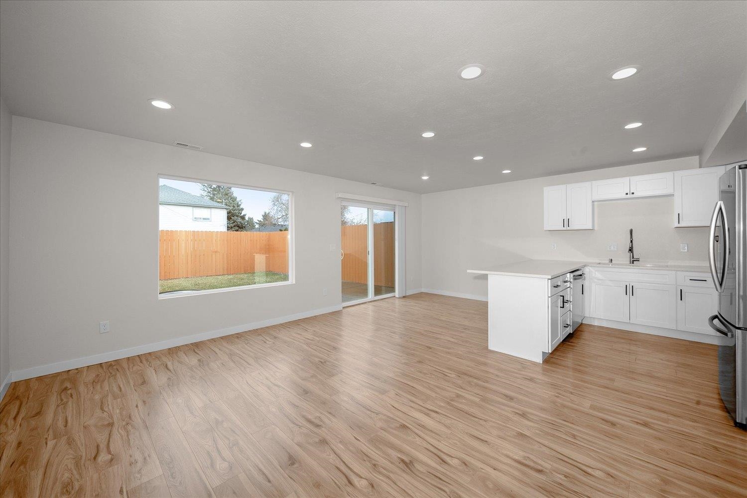 2401 East Longfellow Avenue Spokane, WA 99207 - Photo 5 of 20