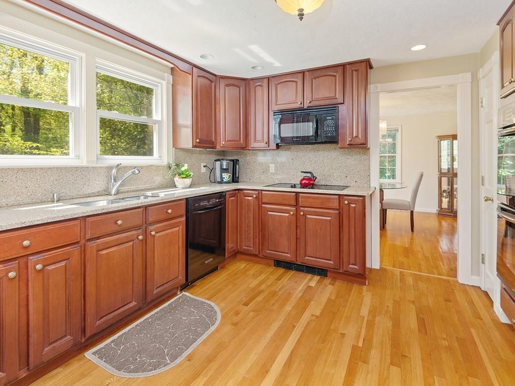 16 Spring Valley Road Worcester, MA 01609 - Photo 4 of 42 Gallery Image 4