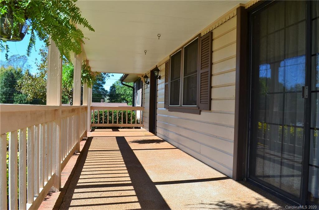 1868 Noah Path Conover, NC 28613 - Photo 4 of 45 Gallery Image 4