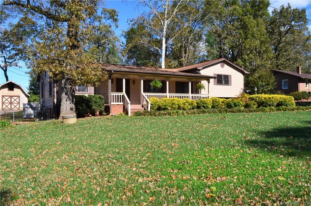 1868 Noah Path Conover, NC 28613 - Photo 5 of 45 Gallery Image 5