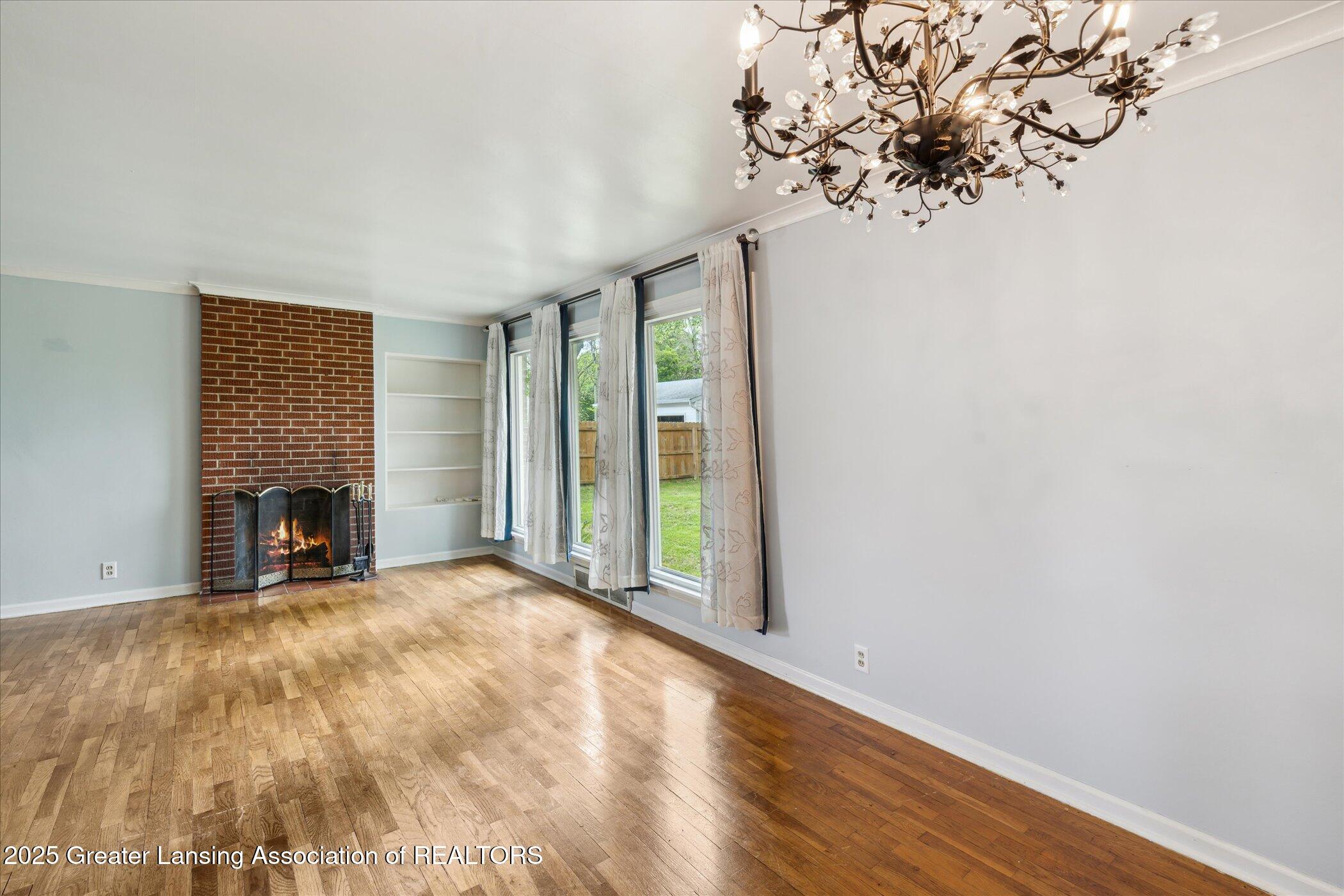 428 East Miller Road Lansing, MI 48911 - Photo 12 of 41 12-428-E-Miller-Rd-Lansing-MI-48911-Wind