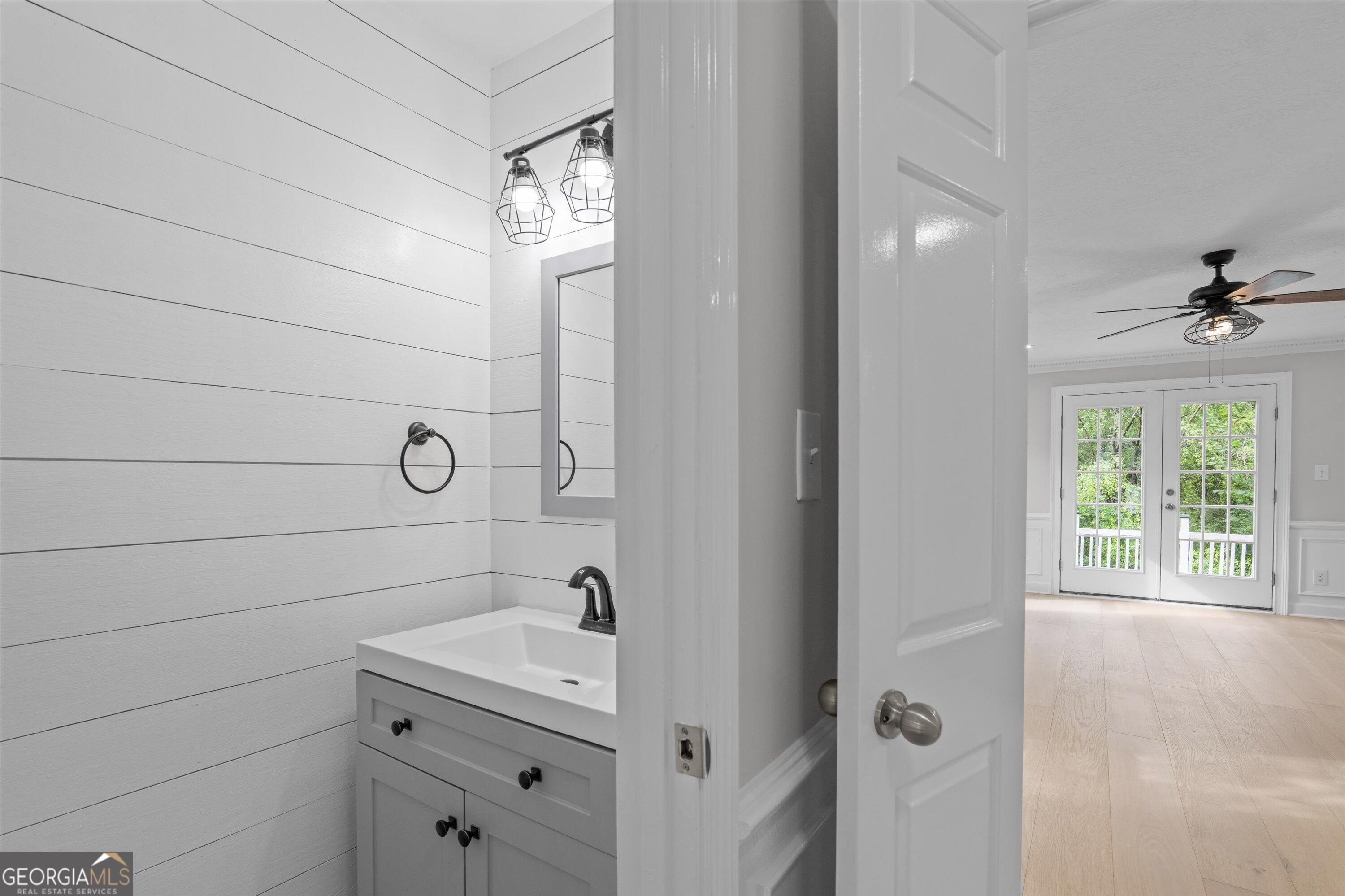 2507 Pinebluff Court Augusta, GA 30909 - Photo 14 of 56 a bathroom with a sink and a tub