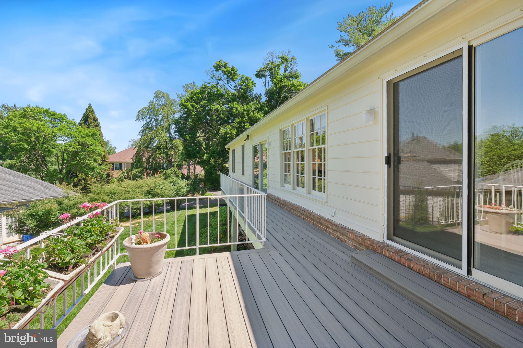 11900 Canfield Road Potomac, MD 20854 - Photo 14 of 44 Deck