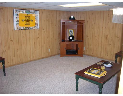 75 Fremont Road Charleroi, PA 15022 - Photo 11 of 16 Den/Family/Great Room.