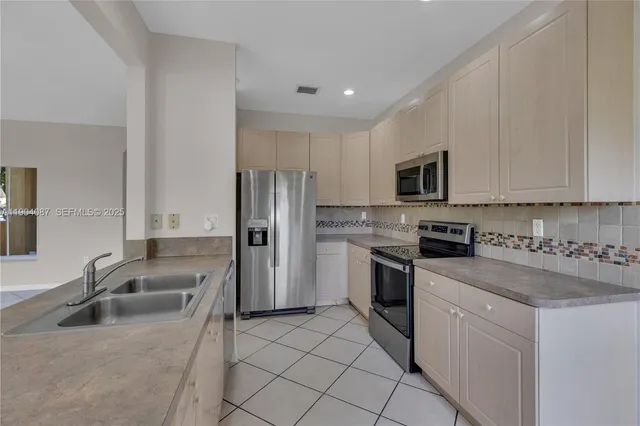 $2,500 | 3459 Merrick Lane, Unit 501, Margate, FL 33063