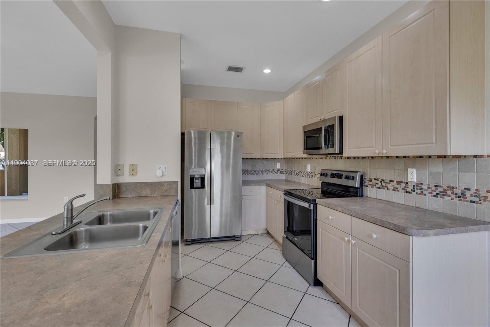 3459 Merrick Lane, Unit 501 Margate, FL 33063 - Photo 5 of 26