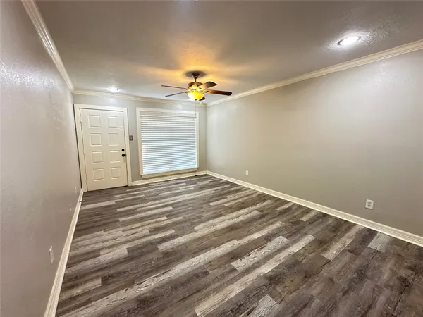 $900 | 7313 Gulf Freeway, Unit 903, Houston, TX 77017