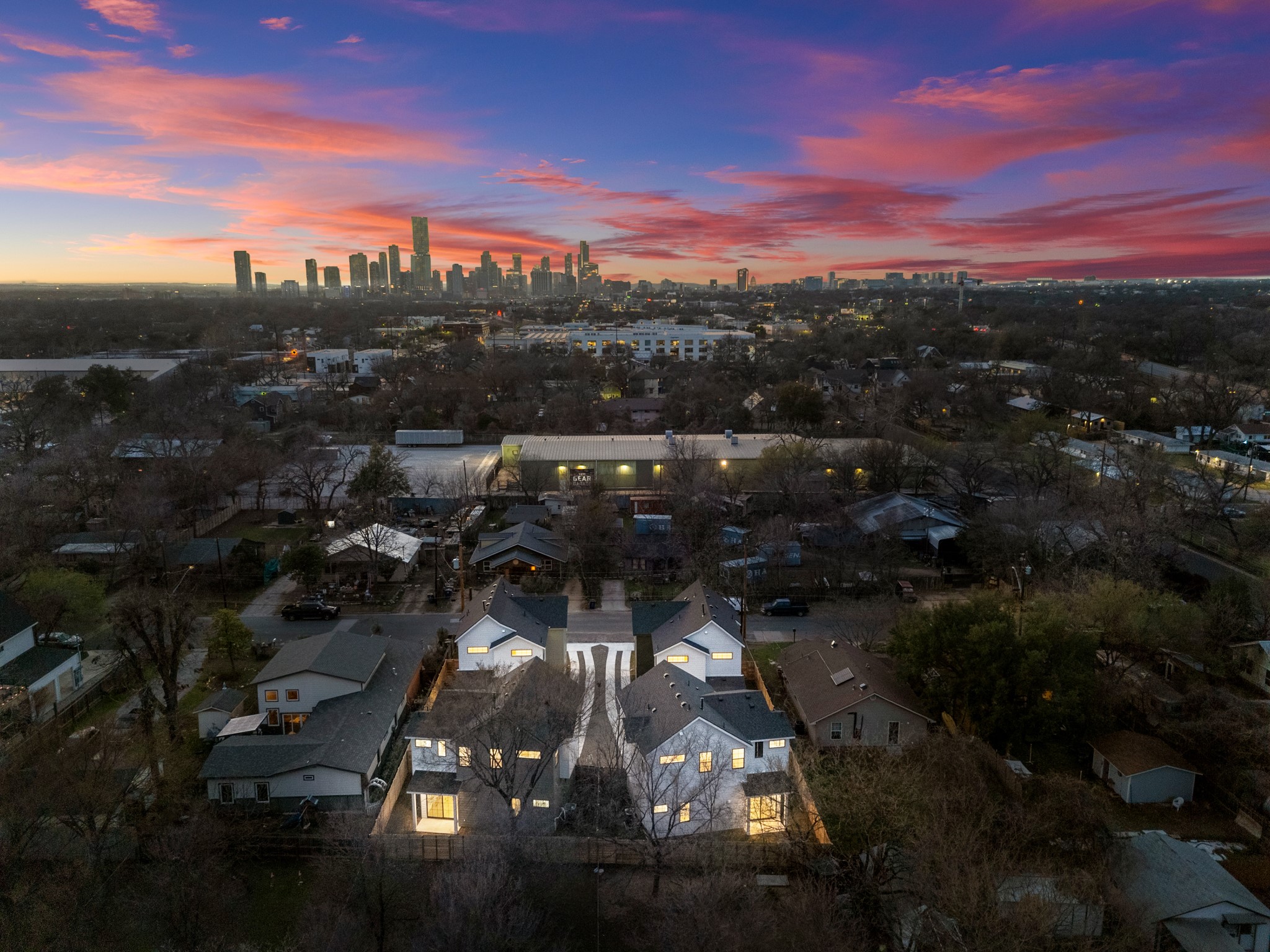 601 Vermont Road, Unit 1 Austin, TX 78702 - Photo 5 of 14 Drone / aerial view of city skyline
