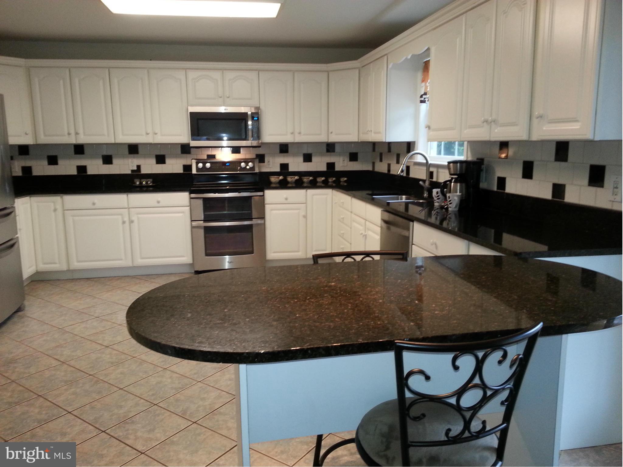 7716 West Shore Road Pasadena, MD 21122 - Photo 4 of 30 Kitchen