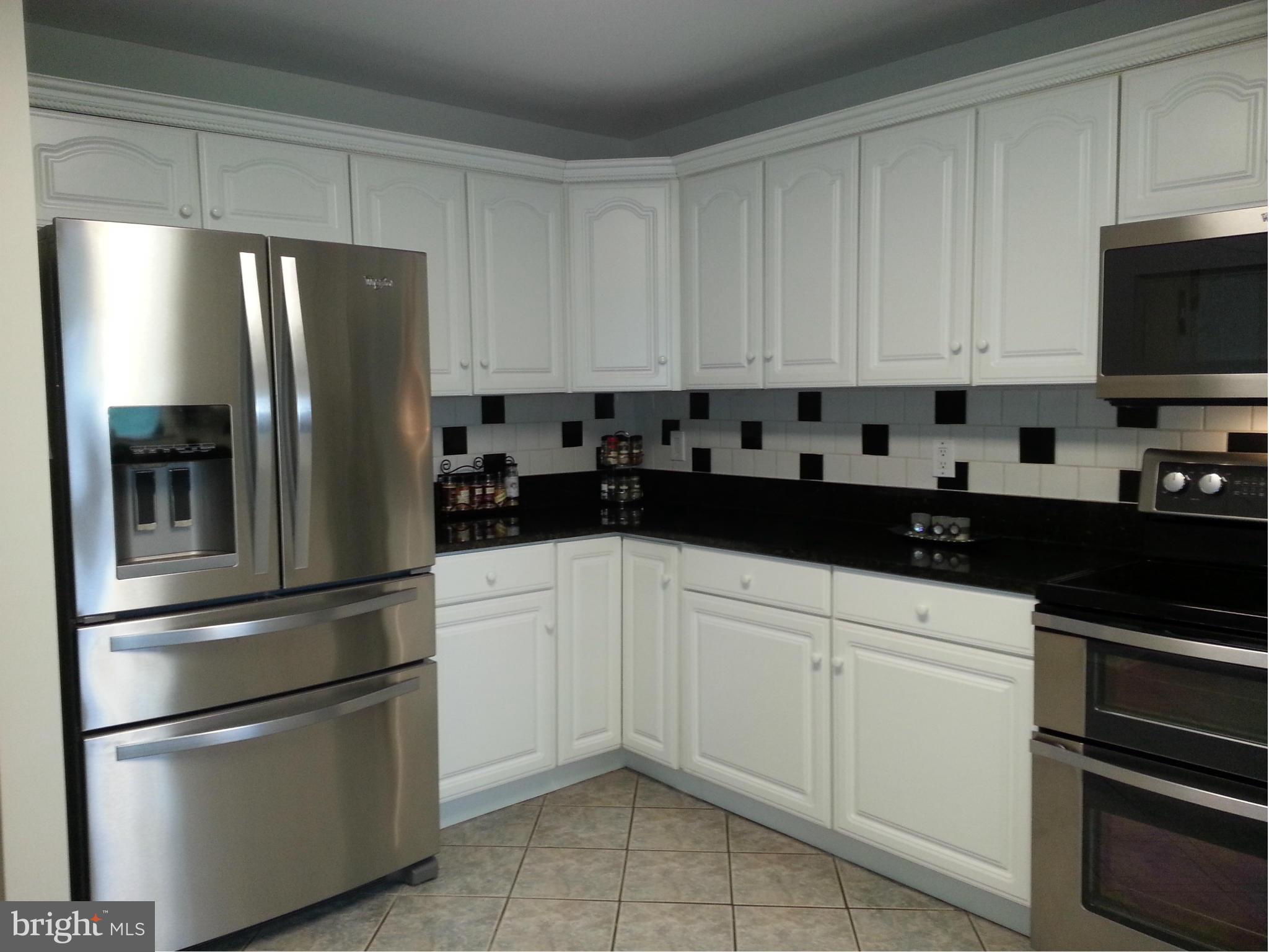 7716 West Shore Road Pasadena, MD 21122 - Photo 5 of 30 Kitchen