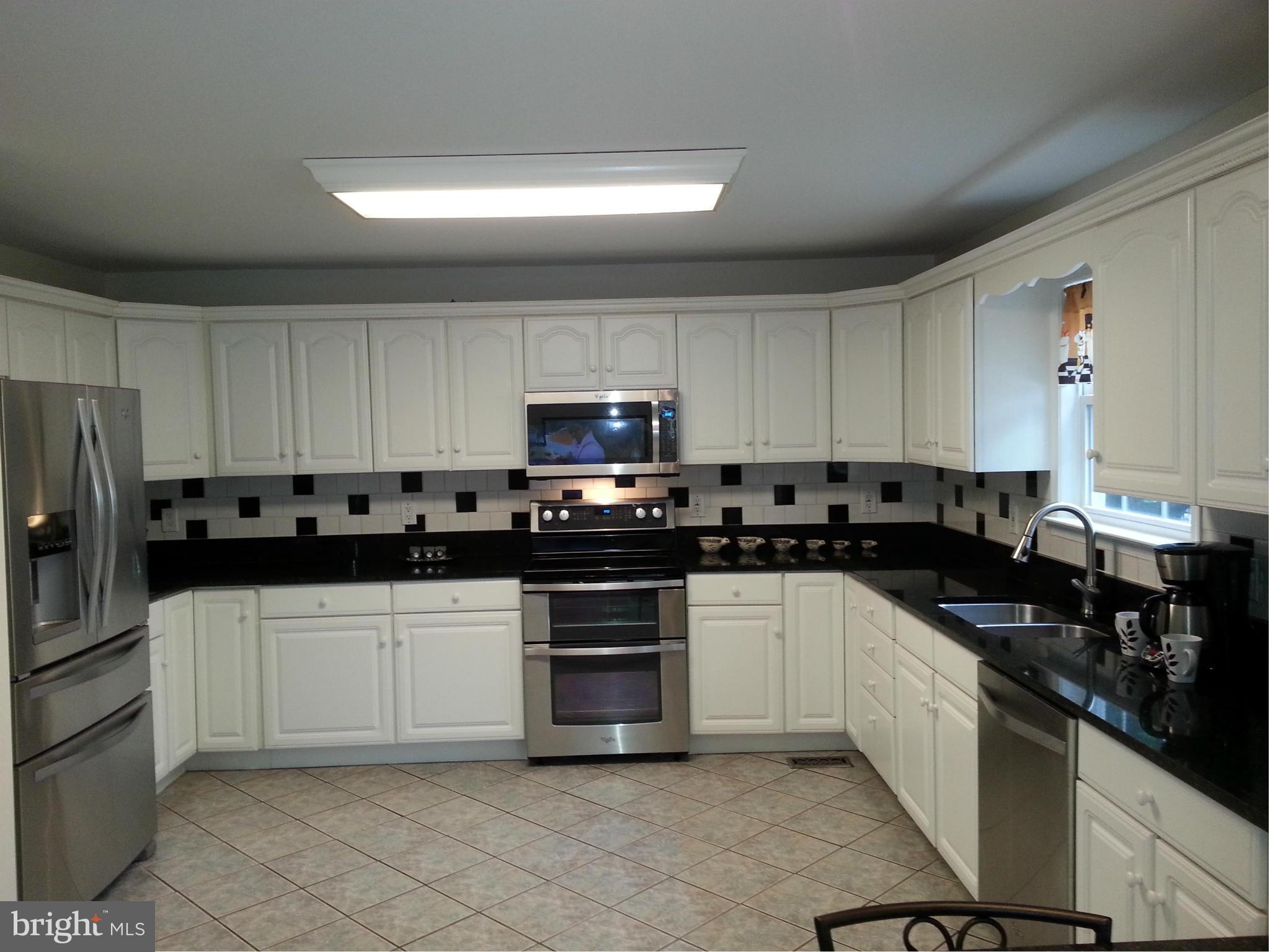 7716 West Shore Road Pasadena, MD 21122 - Photo 8 of 30 Kitchen