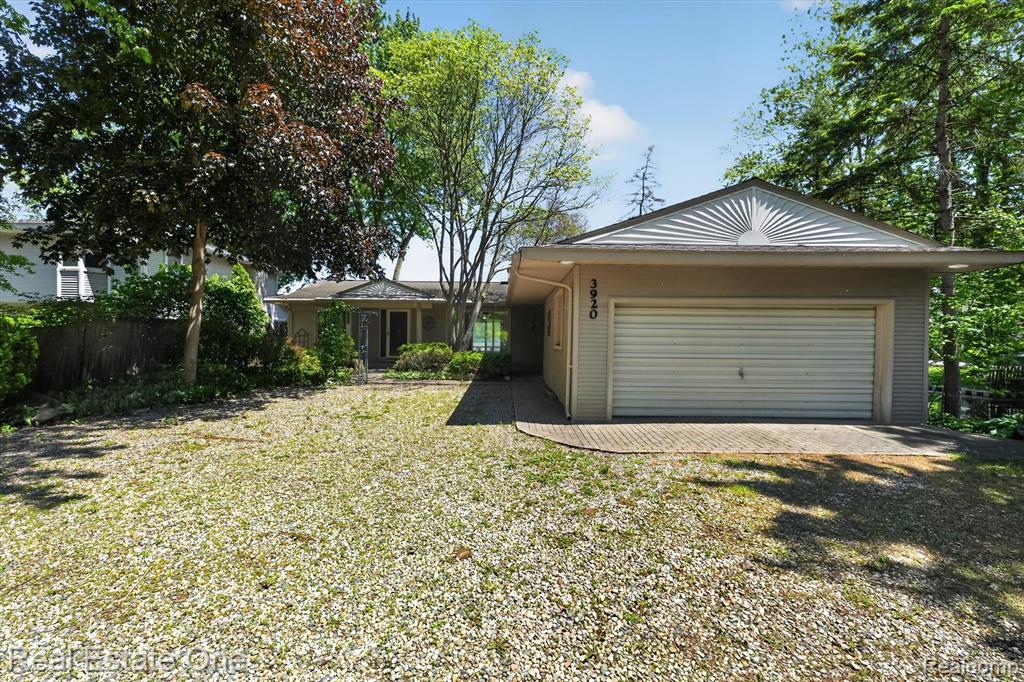 3920 Wint Road Commerce Township, MI 48382 - Photo 4 of 60